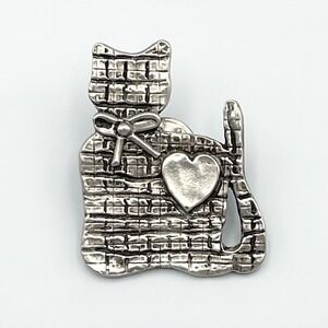 Vintage 1980s‎ Marcie Cat Brooch Silver Tone Heart Kitty Pin USA 1.5"